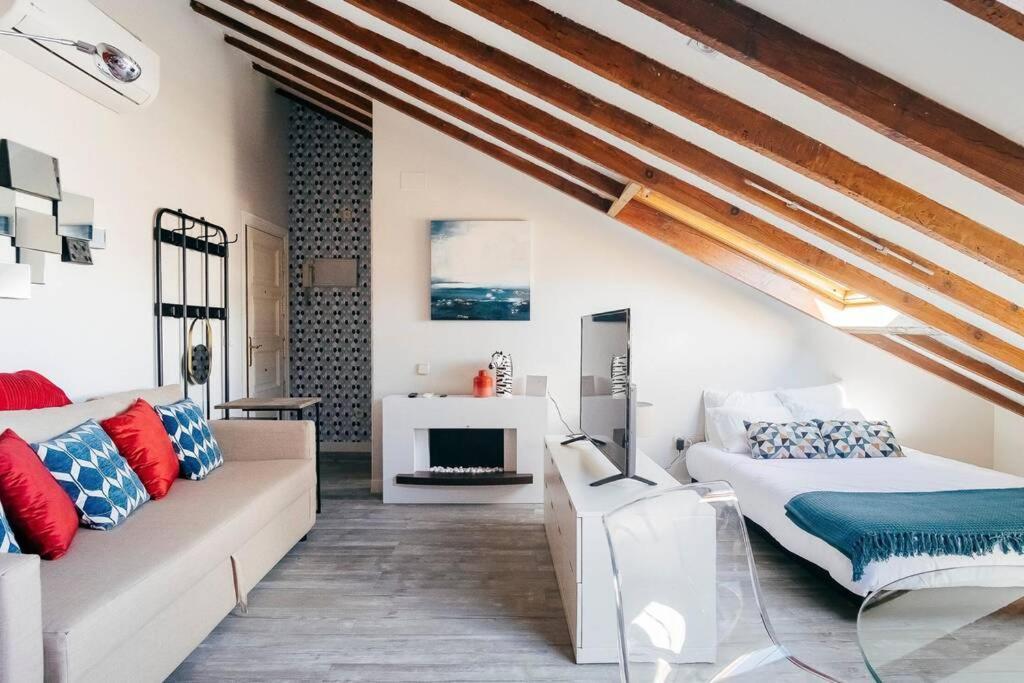 Homeabout Calle Mayor Studio Мадрид Экстерьер фото